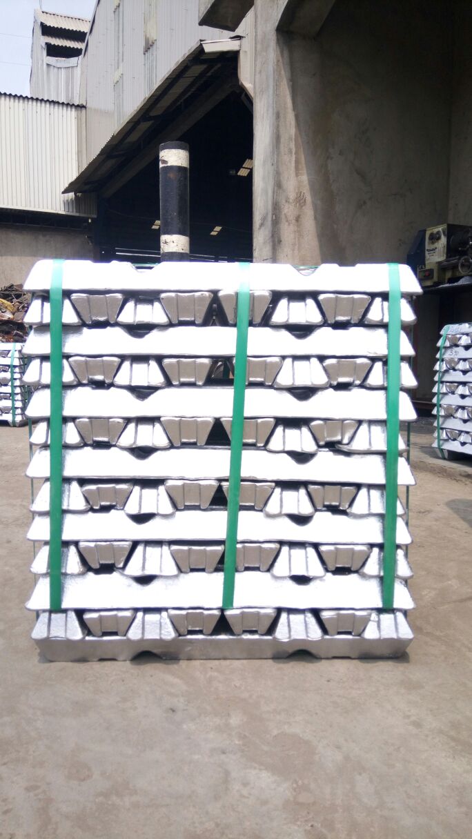 Aluminium alloy ingots